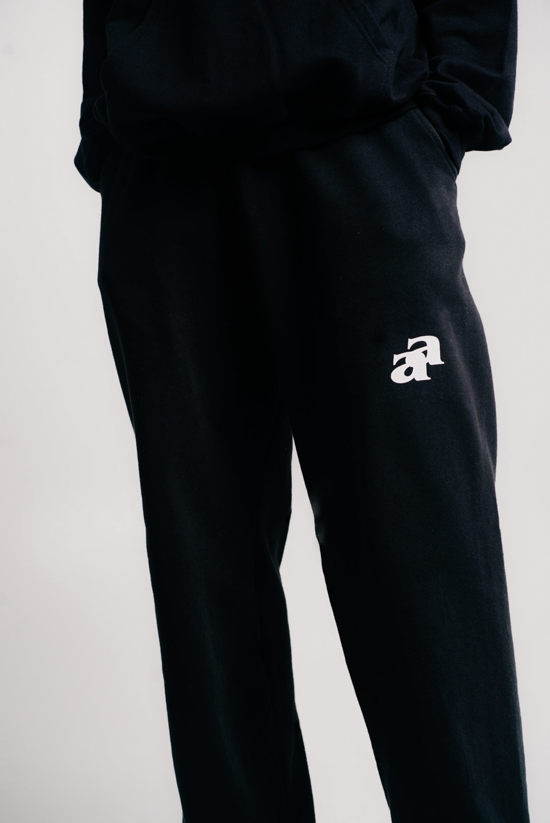 STAGGERED SWEATPANT